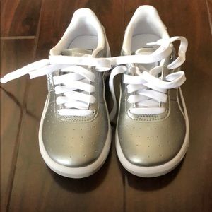 Little Girls, silver, puma sneaker, size 12